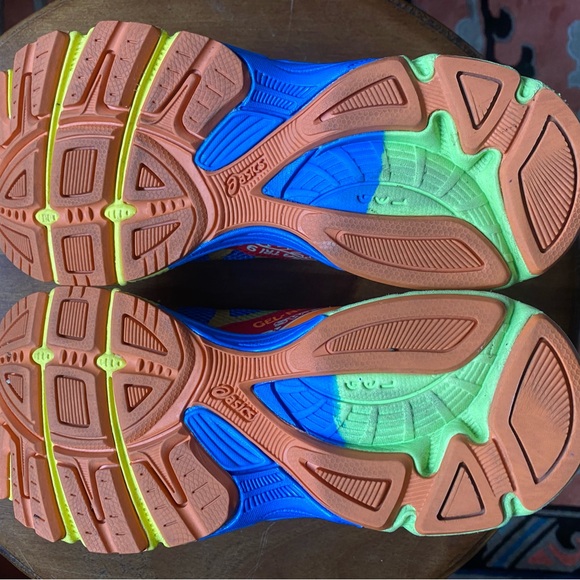 ASICS - Picture 5 of 10